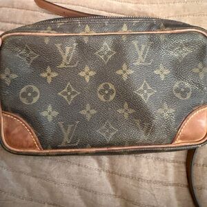 Louis Vuitton Monogram Messenger Bag - TH1910 Vintage Pochette Crossbody.